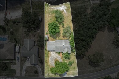 918 Lake Dr E, Lake Placid, FL 33852 - photo 2