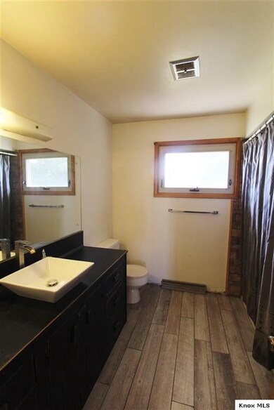 105 S Richards St, Danville, OH 43014 - photo 4