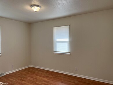210 E Cherry Dr, Osceola, IA 50213 - photo 6
