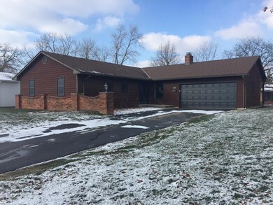 Exterior Rayne Ln