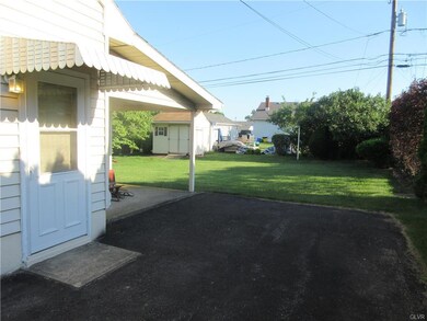 1578 Eastwood Dr, Bethlehem, PA 18018 - photo 3