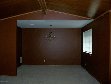 Pics of 845 E 7th St 004