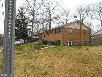 5209 Brinkley Rd, Temple Hills, MD 20748 - photo 3