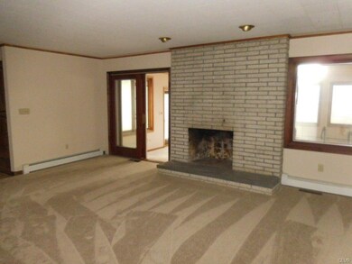 4320 N Church St, Whitehall, PA 18052 - photo 4