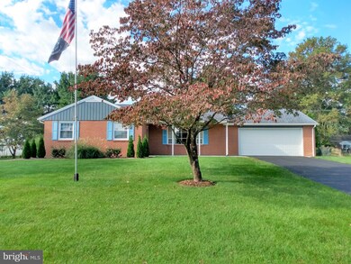 69 Kennedy Dr, Chambersburg, PA 17201 - photo 2