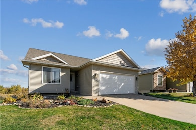 142 Brighton Cir SW, Cedar Rapids, IA 52404 - photo 2