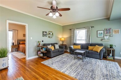 5404 Hickman Rd, Des Moines, IA 50310 - photo 5