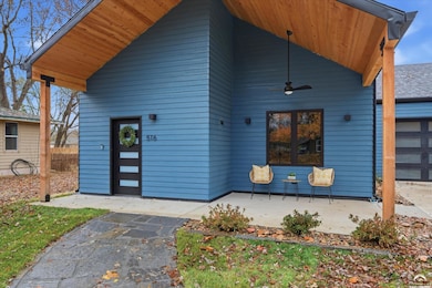 516 Lake St, Lawrence, KS 66044 - photo 3