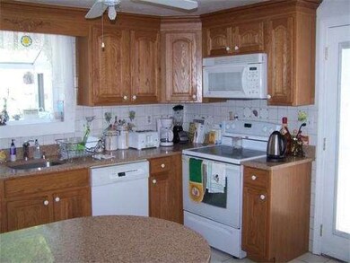 17 Walker Rd, Peabody, MA 01960 - photo 5