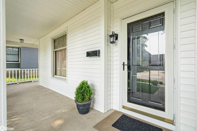 1411 N 7th St, Burlington, IA 52601 - photo 3