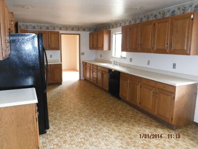 10270 State Rt 101, Raymond, WA 98577 - photo 4