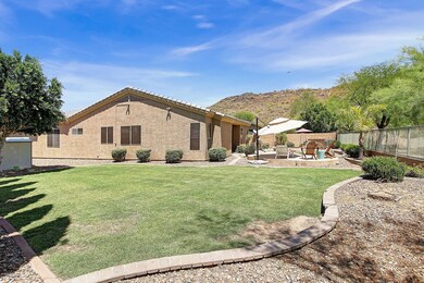 LARGE SIDE YARD WITH PRIVACY