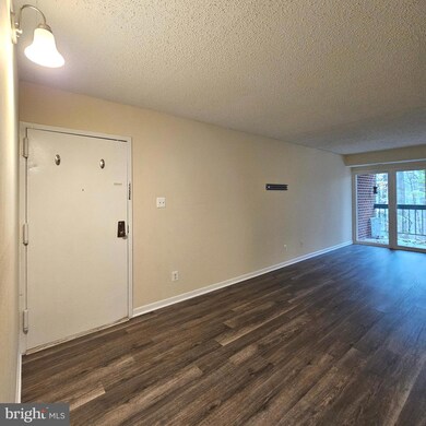 11803 Breton Ct unit 12C, Reston, VA 20191 - photo 2