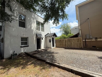 508 E Henry St unit UPSTAIRS, Savannah, GA 31401 - photo 3