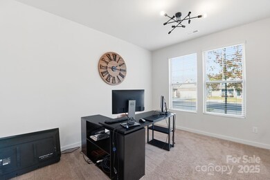 8220 Hudson Forest Dr, Charlotte, NC 28269 - photo 4