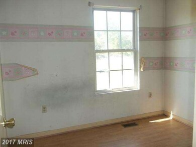 5812 N Holly Springs Dr, Capitol Heights, MD 20743 - photo 6