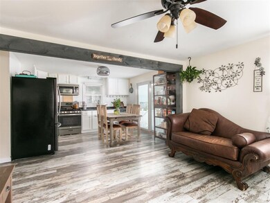 11 Bourdeaux St, Nashua, NH 03060 - photo 2