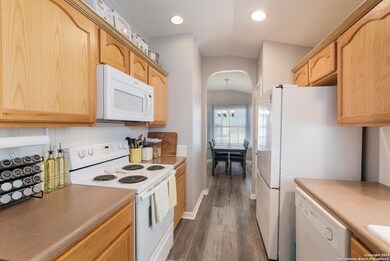 6719 Dragon Creek, San Antonio, TX 78242 - photo 7