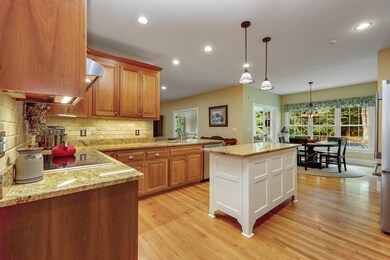 898 Marshall St, Holliston, MA 01746 - photo 5