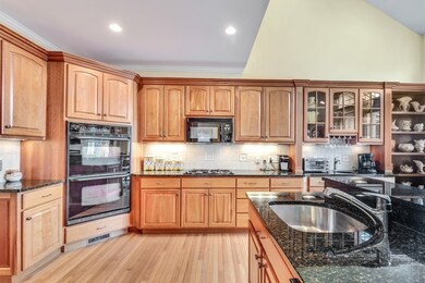 55 Carriage Hill Cir unit 55, Southborough, MA 01772 - photo 3