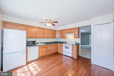 10640 High Beam Ct, Columbia, MD 21044 - photo 5