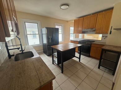 190 Whitney Ave unit 2nd floor, Bridgeport, CT 06606 - photo 2