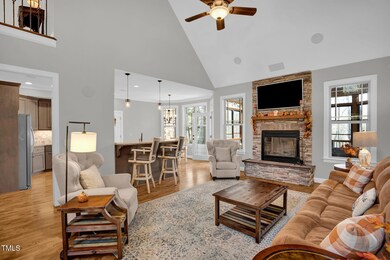 6-web-or-mls-2725 CLiff View Dr-6