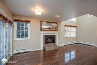 23-Living Room MS_5364-Edit