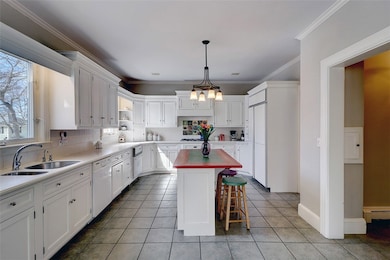 58 Sayles Ave, Pawtucket, RI 02860 - photo 4