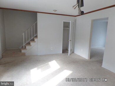12117 Dove Cir, Laurel, MD 20708 - photo 2