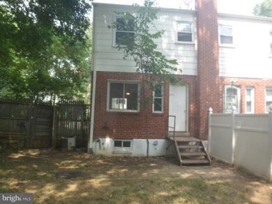 5721 Fenwick Dr, Alexandria, VA 22303 - photo 3