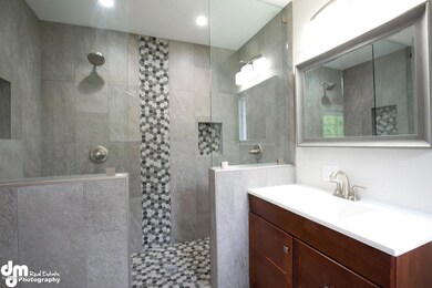 6.   Master Bath 20190525-DW-40875-FULL