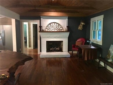 Open Floor plan with Vaulted Ceilings