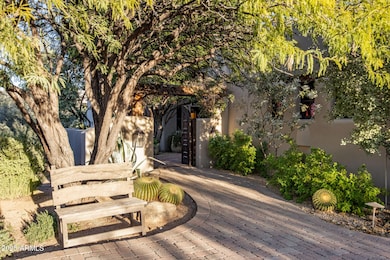 8300 E Dixileta Dr unit 211, Scottsdale, AZ 85266 - photo 2