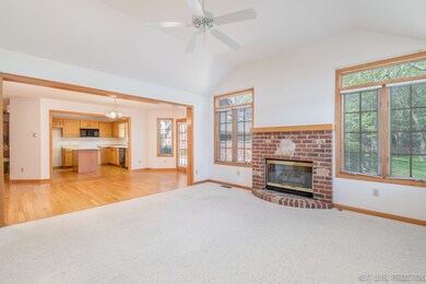 1280 Oakleaf Ct, Aurora, IL 60506 - photo 5