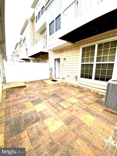 8300 Gibbs Way, Landover, MD 20785 - photo 5