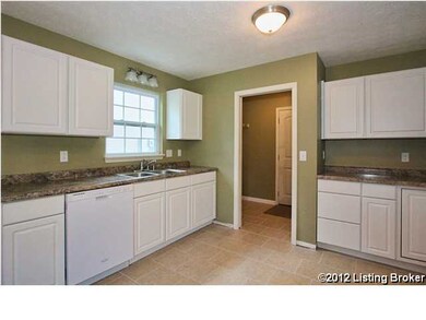 5920 E Manslick Rd, Louisville, KY 40219 - photo 7