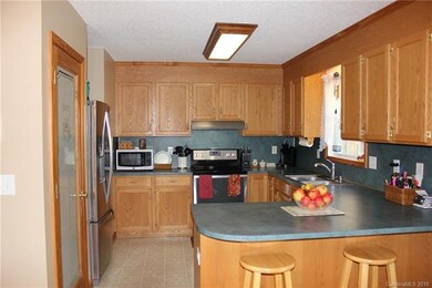 135 Yadkin River Rd, Statesville, NC 28625 - photo 5