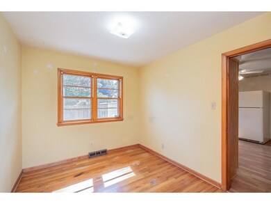 4239 40th St, Des Moines, IA 50310 - photo 5