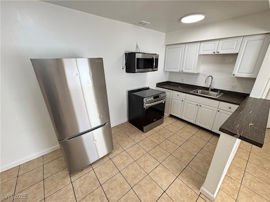 239 W Philadelphia Ave unit 6, Las Vegas, NV 89102 - photo 3