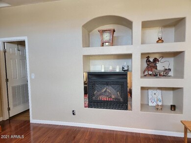 3920 family room with fireplace