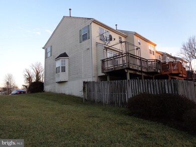 6910 Aquamarine Ct, Capitol Heights, MD 20743 - photo 2