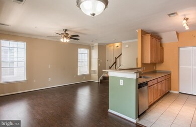 13056 Marcey Creek Rd, Herndon, VA 20171 - photo 7