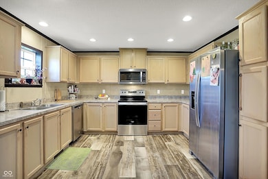 717 Henley Ave, Carthage, IN 46115 - photo 5