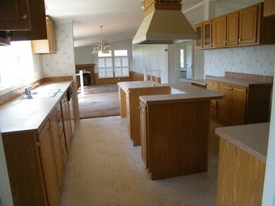 350 Coleman Dr, Martinsville, VA 24112 - photo 3