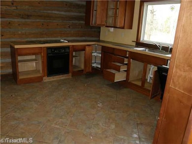 6171 Hickory Creek Rd, High Point, NC 27263 - photo 4