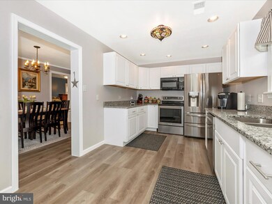 704 Knoxville Rd, Knoxville, MD 21758 - photo 7