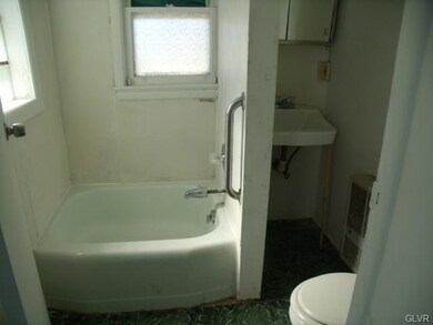 618 S 5th St unit 1, Allentown, PA 18103 - photo 5