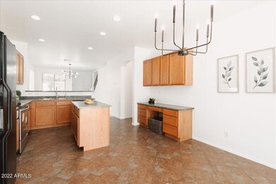 Eat-in Kitchen