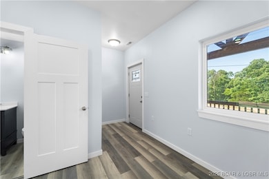 Front door/Living